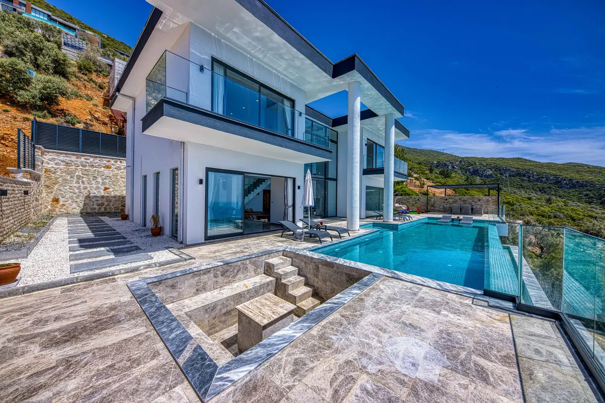 Cliffside villa with infinity pool